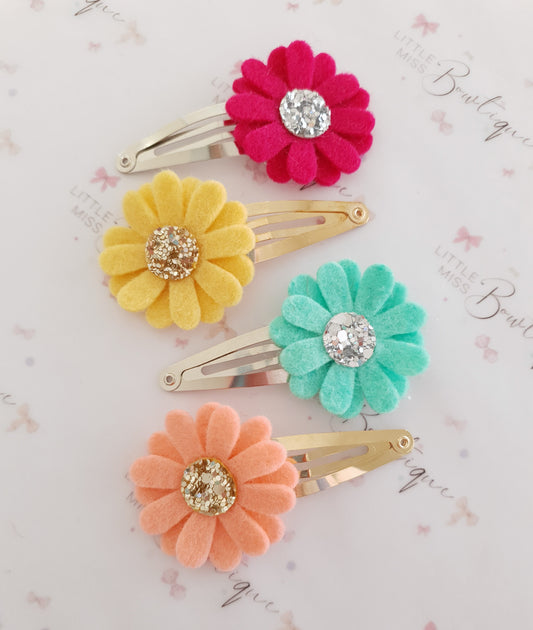 Bright Daisy Snap Clips