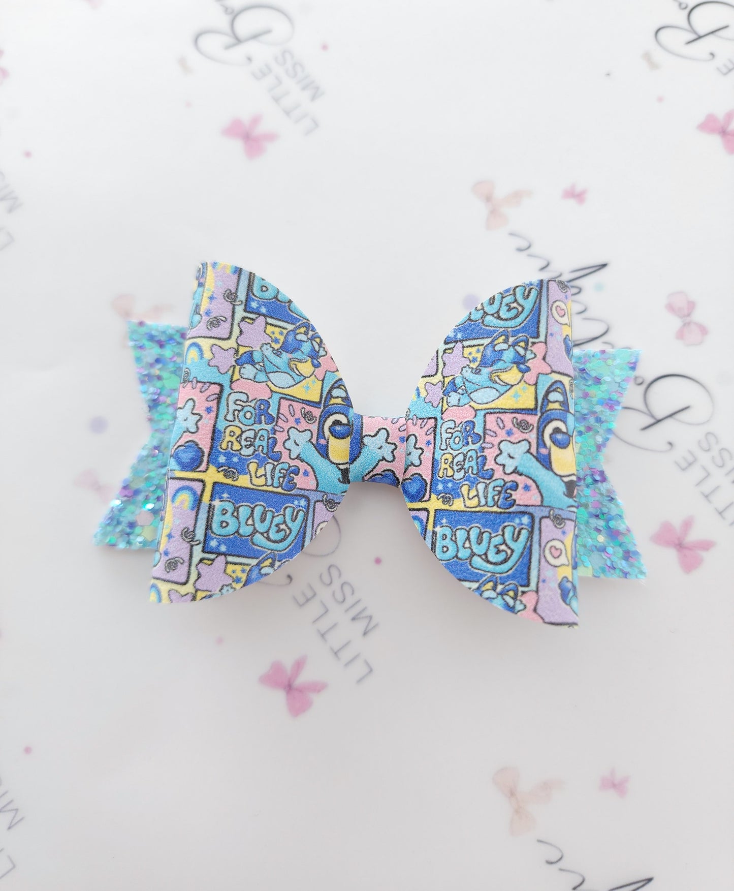Bluey Comic Style Bows