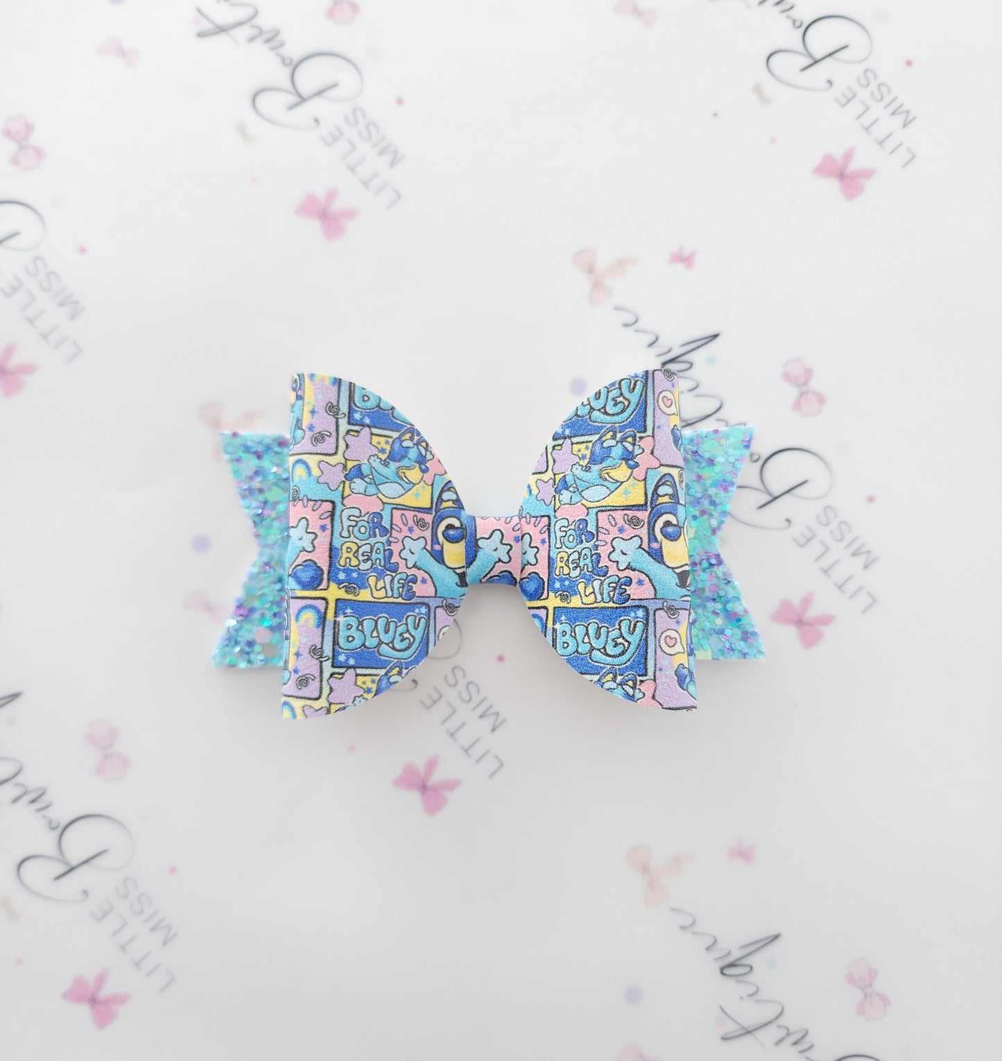 Bluey Comic Style Bows