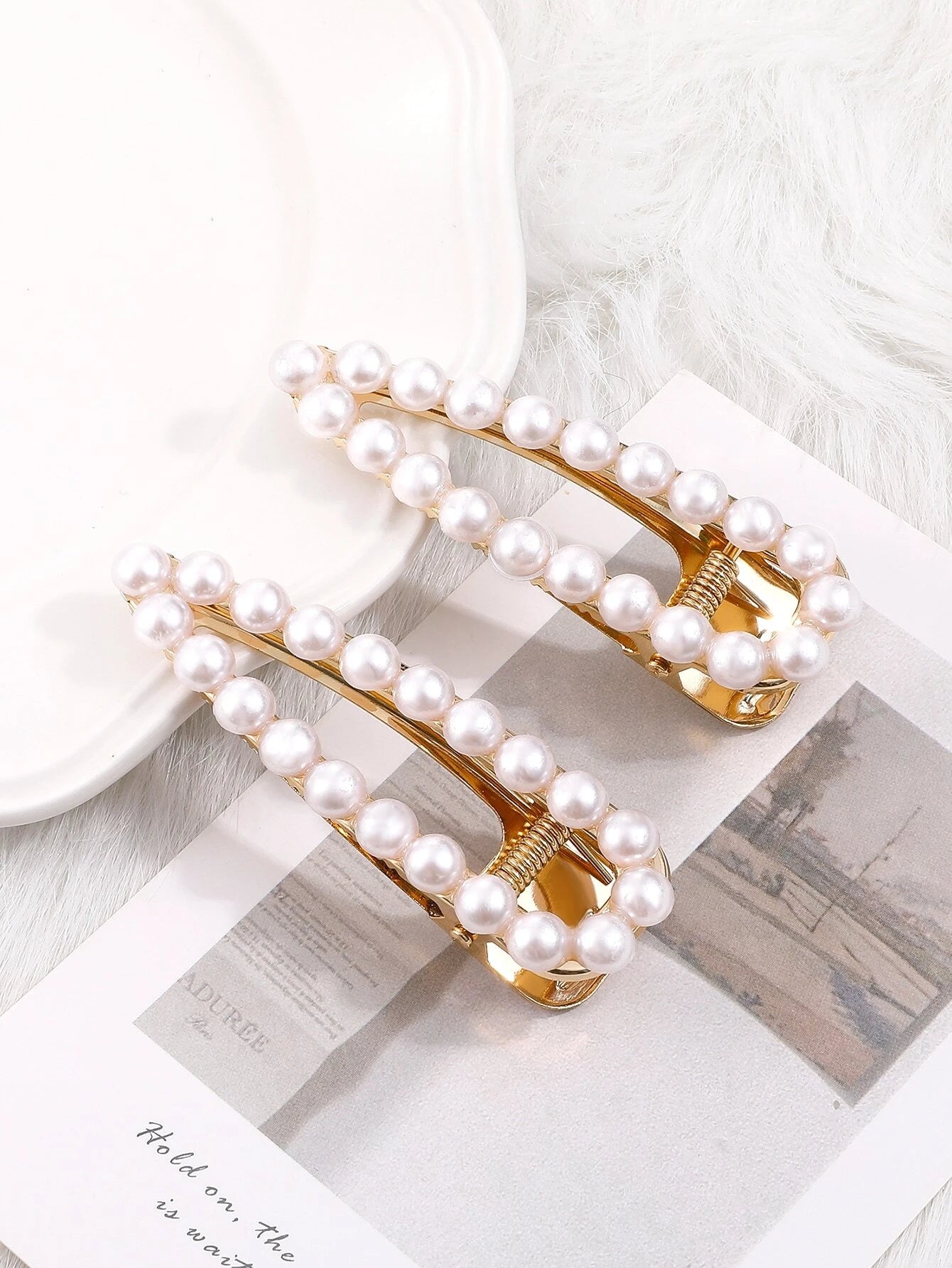 Glam Pearl Fringe Clip