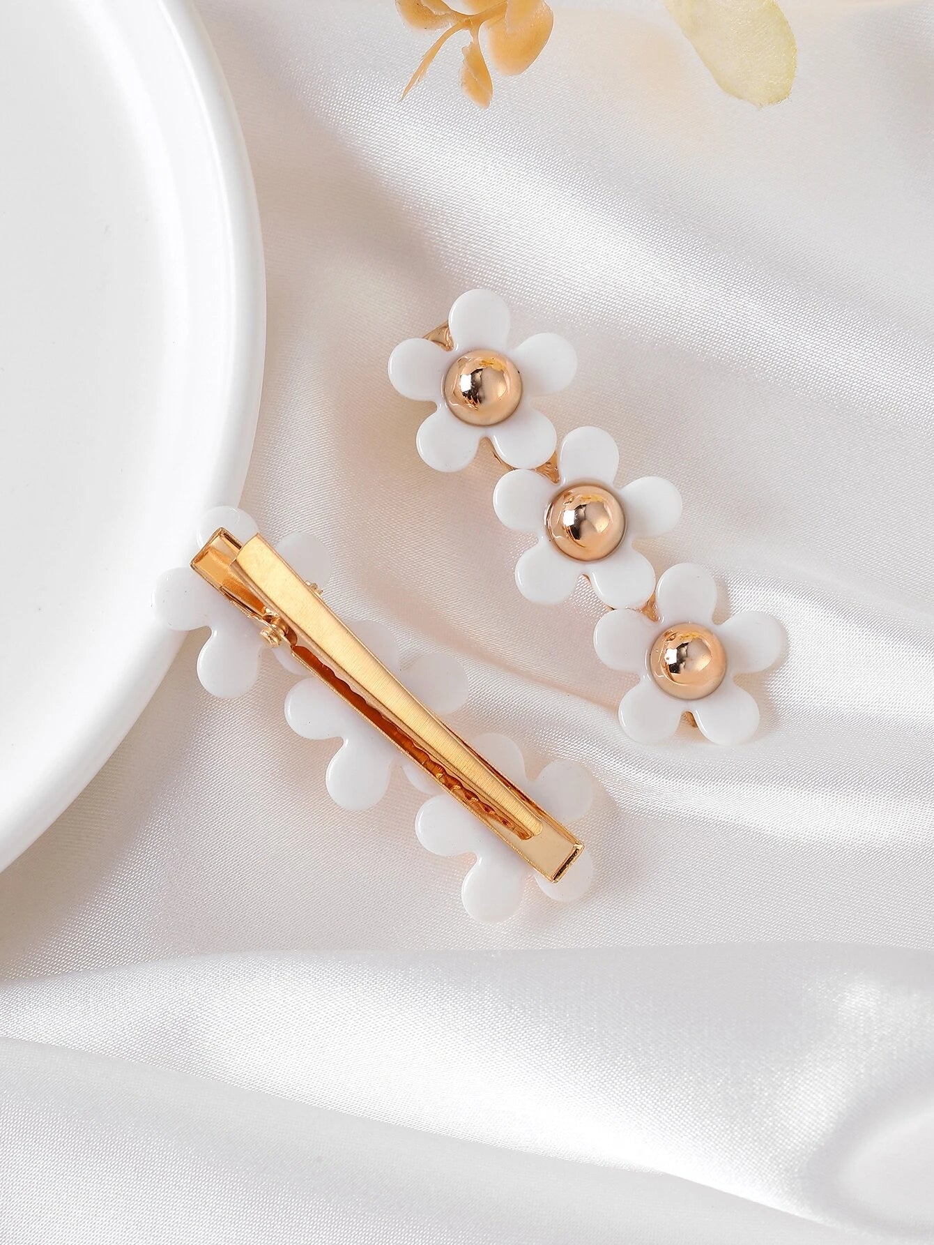 White/Gold Daisy Fringe clips (2 sizes)