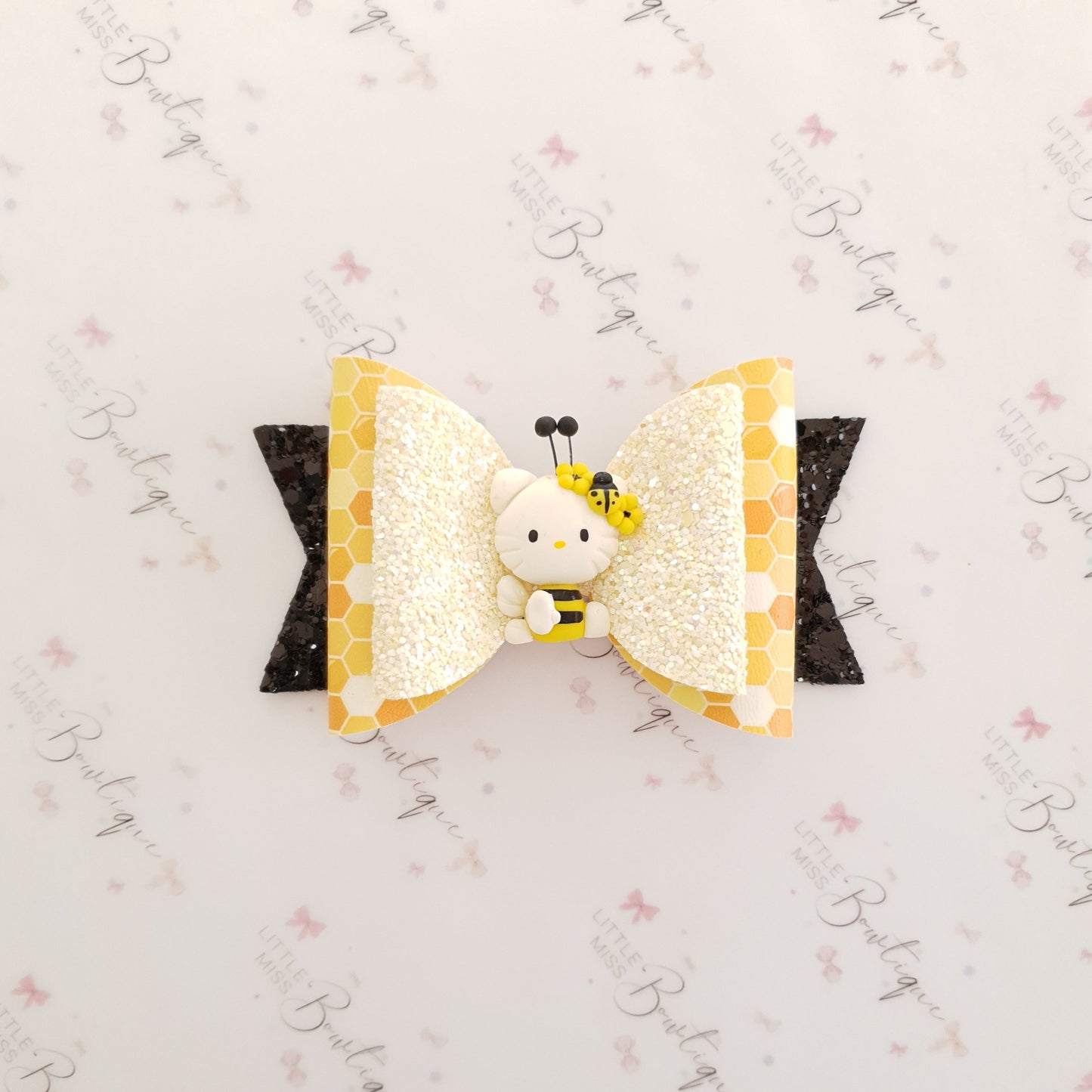 Hello Kitty Bugs