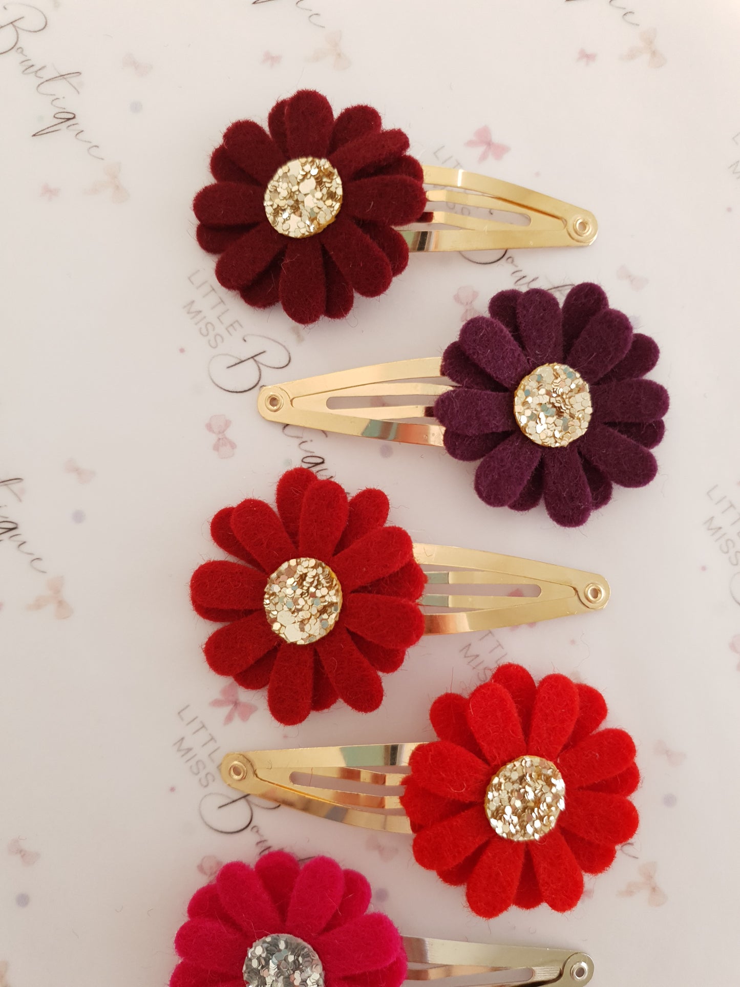 Maroon/Red Daisy Snap Clips