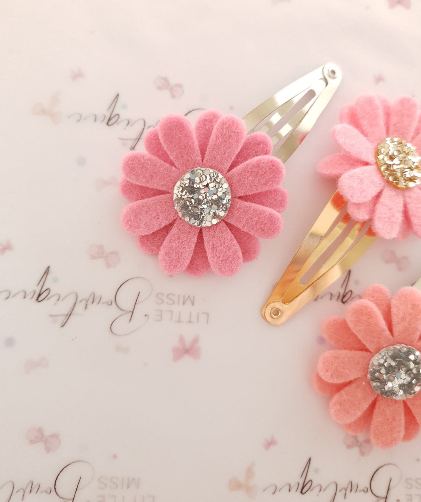 Pink Daisy Snap Clips