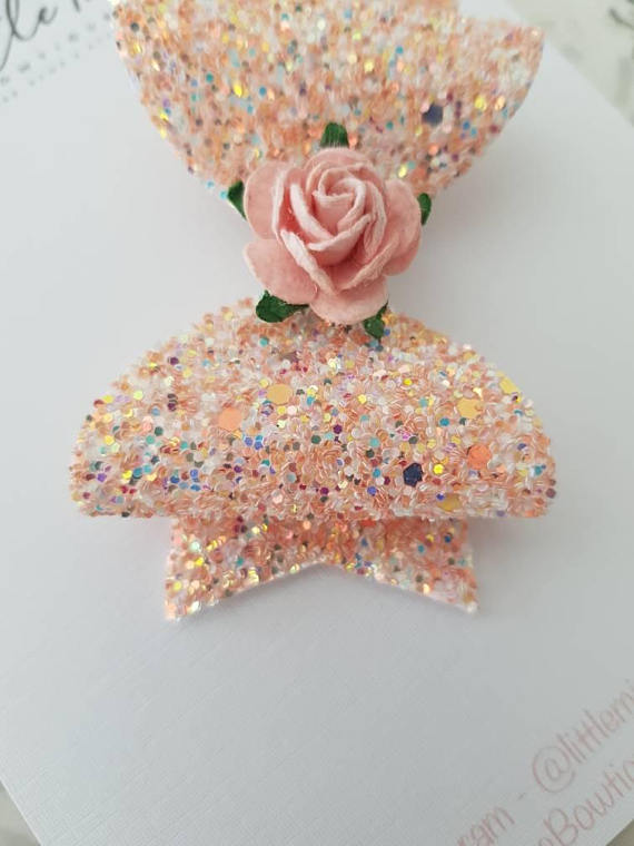 Crushed Seashells Bow