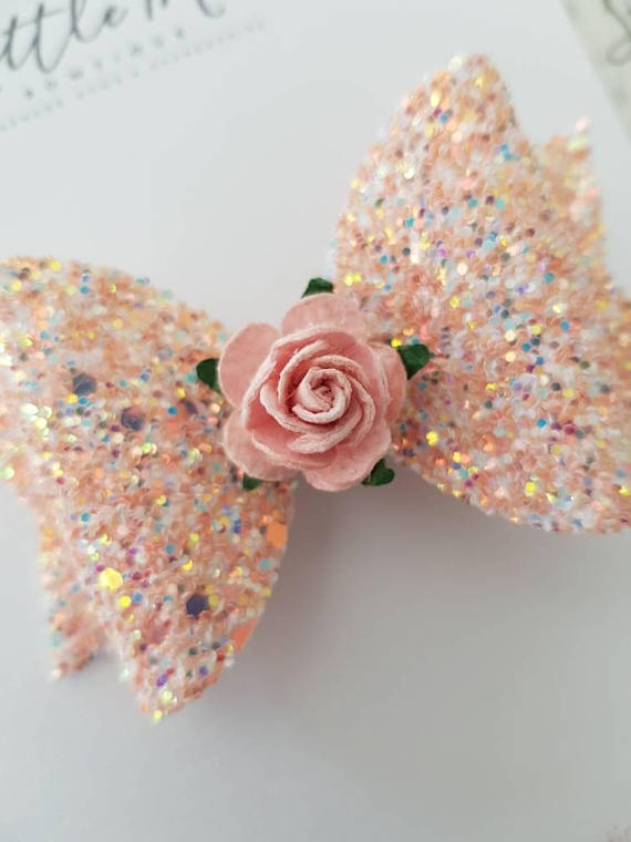 Crushed Seashells Bow