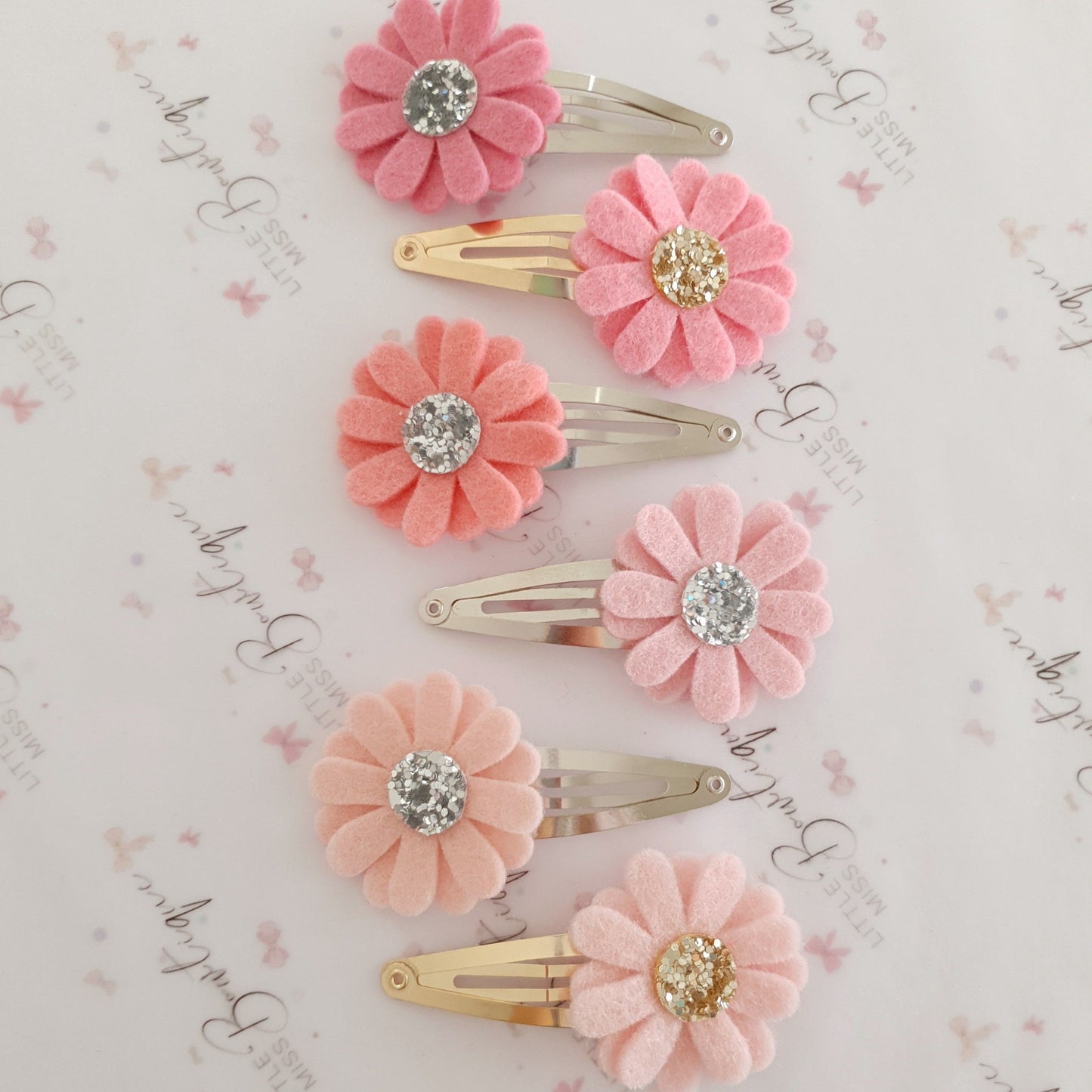 Pink Daisy Snap Clips