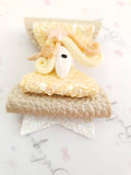 Goldie unicorn bow