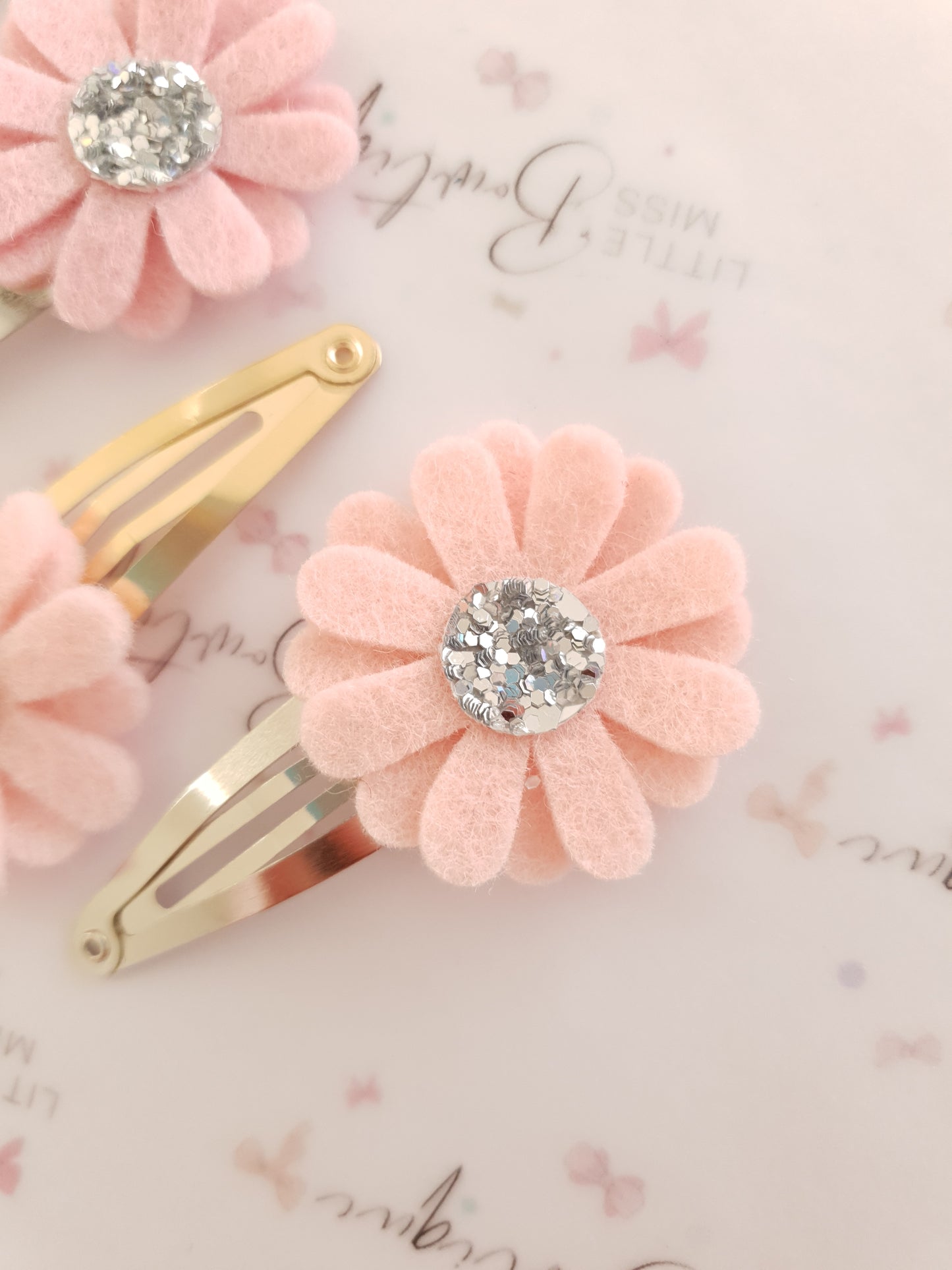 Pink Daisy Snap Clips