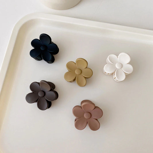 Neutral Small Daisy Claws 5pk